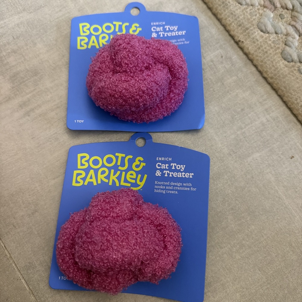 NEW Boots & Barkley Cat Toy & Treater Pink Knotted Design For Treats 2 Piece